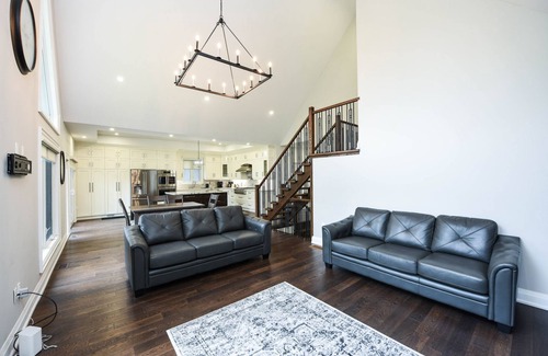 Wasaga Beach Villa | Tranquil Waterfront Villa