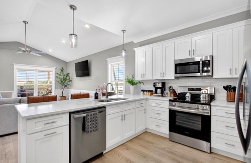 Shoreline Park Casa | Tranquil Waterfront Retreat: Stunning Bay Views Near Downtown Bay St. Louis