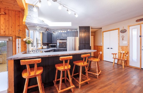 Tobermory Casa | Tranquil Waterfront Escape - Gorgeous private waterfront cottage near Tobermory