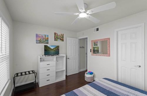 Port Charlotte Apartamento | Tranquil Waterfront Retreat w Scenic Views-Heated Pool