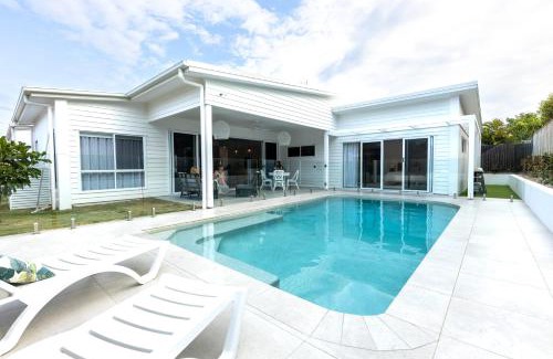 Mooloolaba Casa | Tranquil Whitehaven Retreat in Mooloolaba