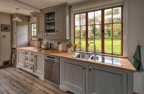 Wraxall Casa | Tranquil Woodland Cottage, 10 Min Drive to Clifton