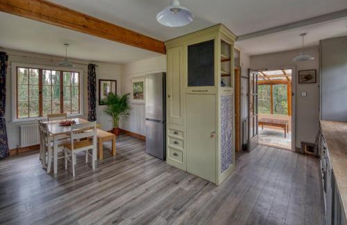 Wraxall Casa | Tranquil Woodland Cottage, 10-Min Drive to Clifton