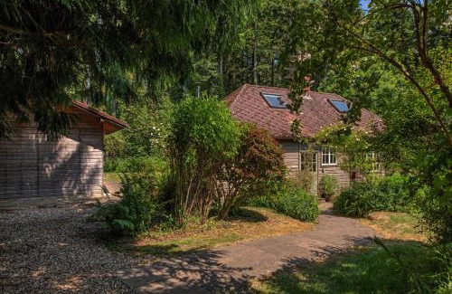 Wraxall Casa | Tranquil Woodland Cottage, 10-Min Drive to Clifton