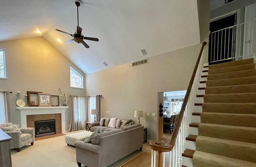 Suamico Casa | Tranquil Woods on Pine Lane