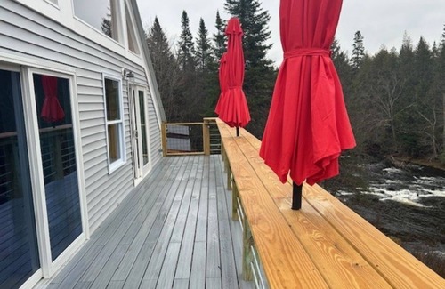 Clarksville Casa | Tranquil Woods, Water and Wildlife