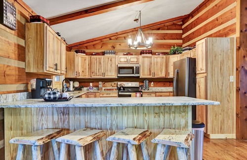 Cleveland Cabina | Tranquility close to the Ocoee with a private country setting