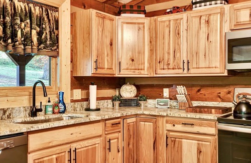 Cleveland Cabina | Tranquility close to the Ocoee with a private country setting