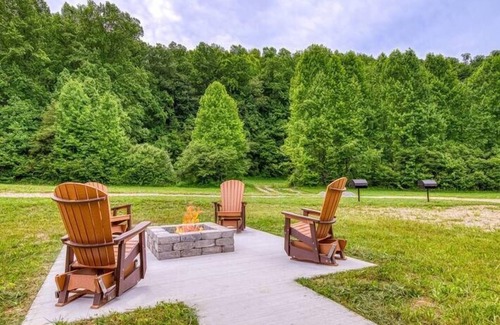 Cosby Cabaña | Tranquility Cottage-Pickleball Court, Creek, WIFI, Mtn Views, Starting at $79"