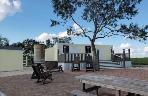 Pettus Casa | Tranquility Hill Bunk House