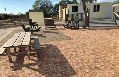Pettus Casa | Tranquility Hill Bunk House