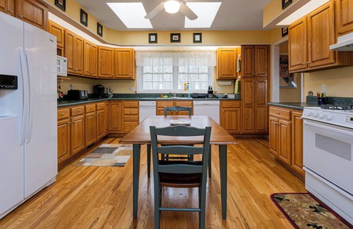 Hendersonville Casa | Tranquility in the Mountains with Views Galore!