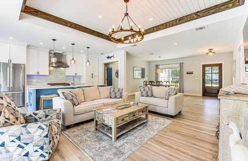 Gulfview Heights Casa | Tranquility & Nearby Beach Access: Private Oasis
