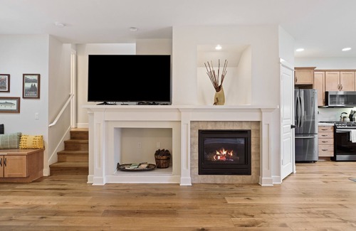 Southern Crossing Apartamento | Tranquility On The Bluffs 3 Bedroom Townhouse by RedAwning