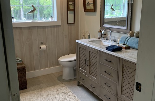 North Casa | Tranquility on the Water! Renovated Modern Farmhouse on Private Cove on N. River