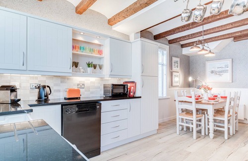 Portrush Cabaña | TRANQUILITY, pet friendly, with open fire in Portrush