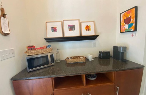 Old Irving Park Apartamento | Tranquility Retreat - Serene Setting