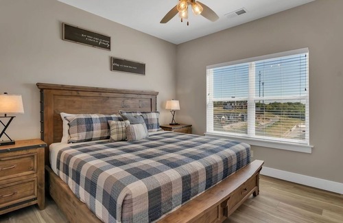Table Rock Casa | Tranquility Shores 9 Bedroom Home by RedAwning