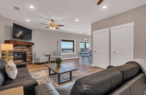 Table Rock Casa | Tranquility Shores 9 Bedroom Home by RedAwning