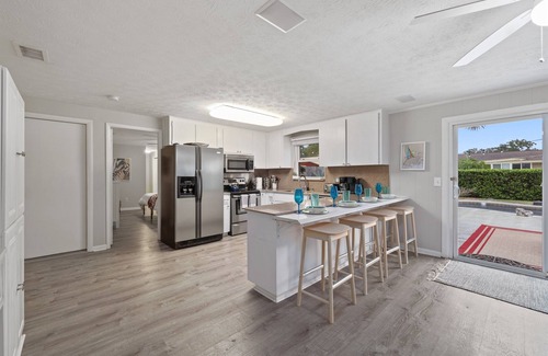 Isle of Palms Casa | Tranquility by Mayo w/ Heated Pool Mins to Beach