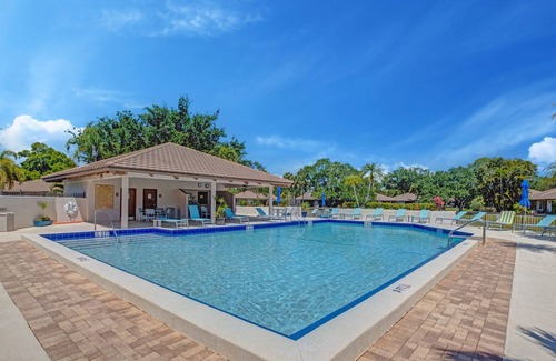 Palm Beach Gardens Cabaña | PGA National Cottage con vistas panorámicas al lago y la calle
