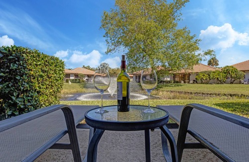 Palm Beach Gardens Cabaña | PGA National Cottage con vistas panorámicas al lago y la calle