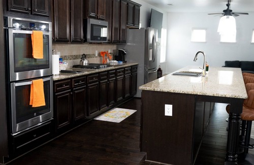 Fairburn Casa | Tranquility with comfort in mind. W Fire-pit & pool table. Proximity to airport