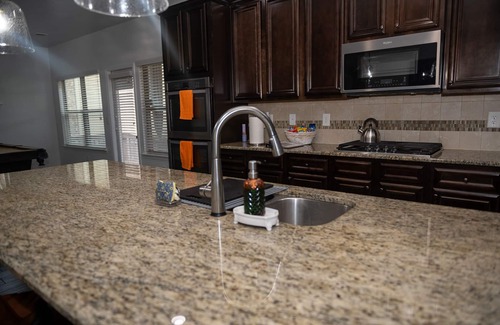 Fairburn Casa | Tranquility with comfort in mind. W Fire-pit & pool table. Proximity to airport