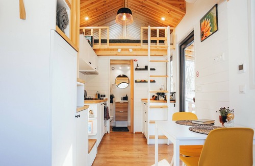 Horea Cabina | Transylvanian Tiny House Apuseni Mountains.