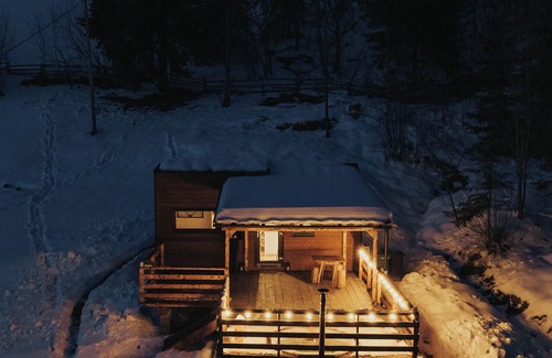 Horea Cabina | Transylvanian Tiny House Apuseni Mountains.