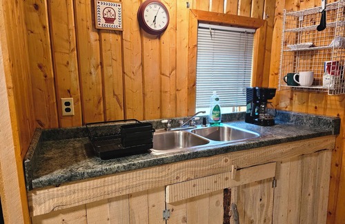 Kenny Lake Casa | Trapper Cabin: Two-bedroom Dog Friendly