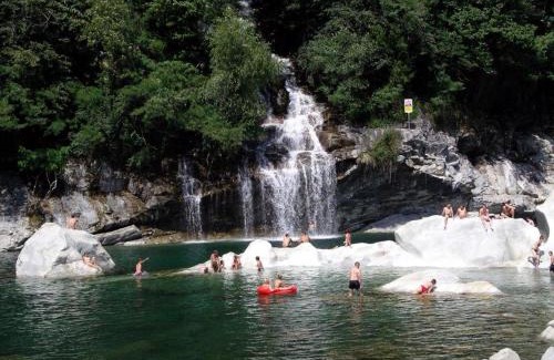 Tegna Apartamento | Traum Ferienwohnung am Strand im Tessin - nur 3km von Ascona oder Locarno entfernt