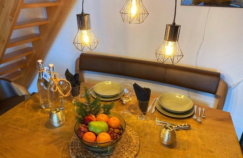 Schoenwald Apartamento | Traum-Maisonette auf 1.000m mit Pool und Sauna