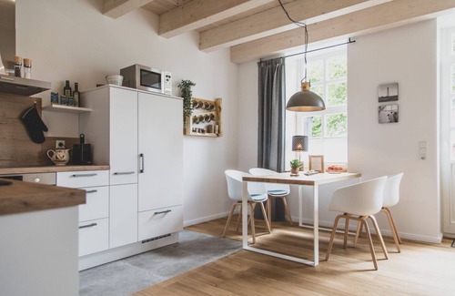 Upleward Apartamento | Traumhafte Ferienwohnung in Direkter Nähe zum Meer und Wunderschönem Garten - Gulfhof Boomgaarden