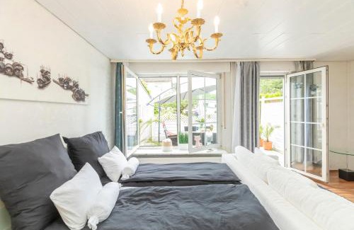 Dreieich Casa | Traumhaftes Ferienhaus mit zwei Einheiten für bis zu 10 Personen