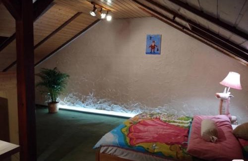Dreieich Casa | Traumhaftes Ferienhaus mit zwei Einheiten für bis zu 10 Personen