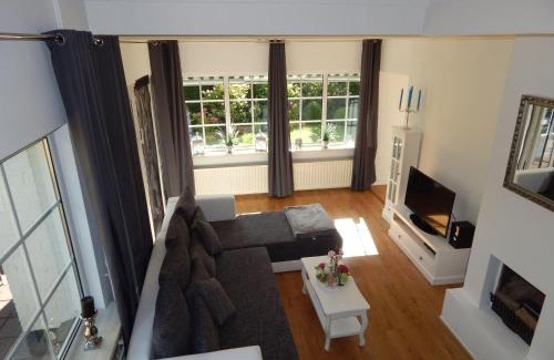 Bruinisse Casa | Traumhaftes-freistehendes-Ferienhaus-an-der-See-Strand-Yachthafen-W-Lan