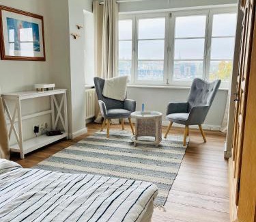 Gehlsdorf Apartamento | Traumwohnung mit Stadthafen-Panorama! Zwei Schlafzimmer, Parkplatz