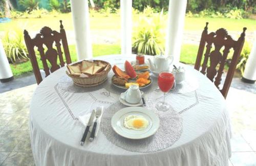 Induruwa Cama Y Desayuno | Travana Villa