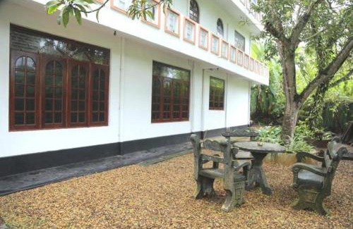 Induruwa Cama Y Desayuno | Travana Villa