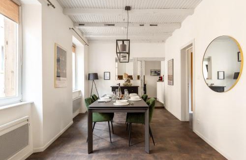 Old Town Apartamento | Travel Homes - The Rokst: Rare, Central and Modern