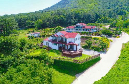 Irun-myeon Casa | Travel Sketch Pension