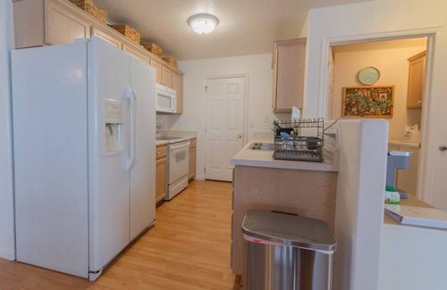 Cedar City Casa | Traveler's Rest 3 Bedroom Home by RedAwning
