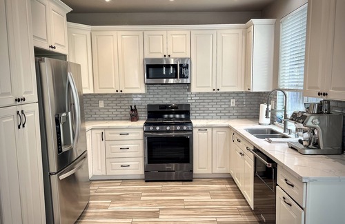 West Sacramento Casa | Travelers Dream! Large Home, Huge Yard, Style & Comfort