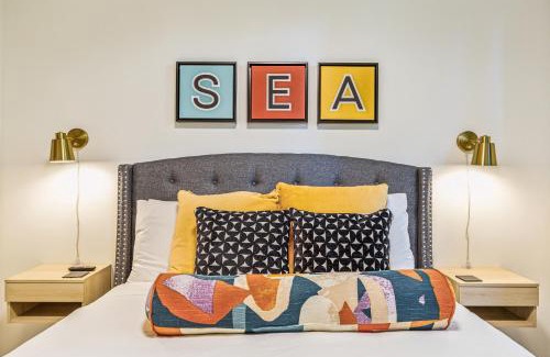 East Queen Anne Casa | Travelers Dream, Walk to Space Needle, Firepit, cornhole