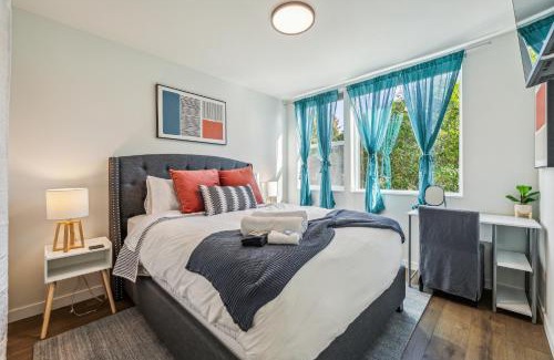 East Queen Anne Casa | Travelers Dream, Walk to Space Needle, Firepit, cornhole