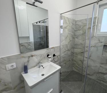 Suceava County Apartamento | Travelers Home Downtown