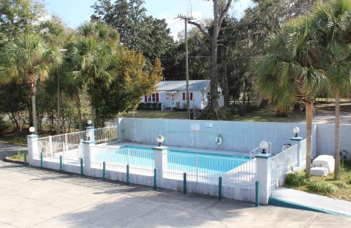 Gainesville Hotel | Travelers Inn Gainesville