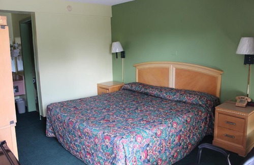 Gainesville Hotel | Travelers Inn Gainesville