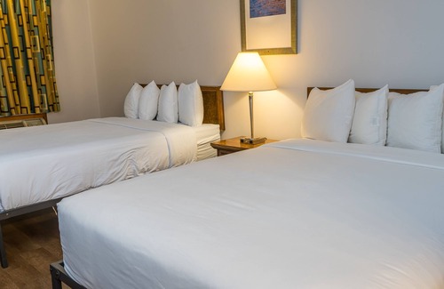 Eureka Springs Hotel | Travelers Inn
